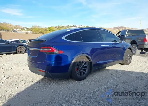 2016 Tesla Model X z USA, uszkodzony, nr VIN 5YJXCBE40GF001917
